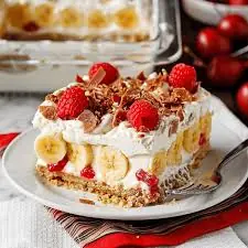 No-Bake Banana Split Cake Recipe
