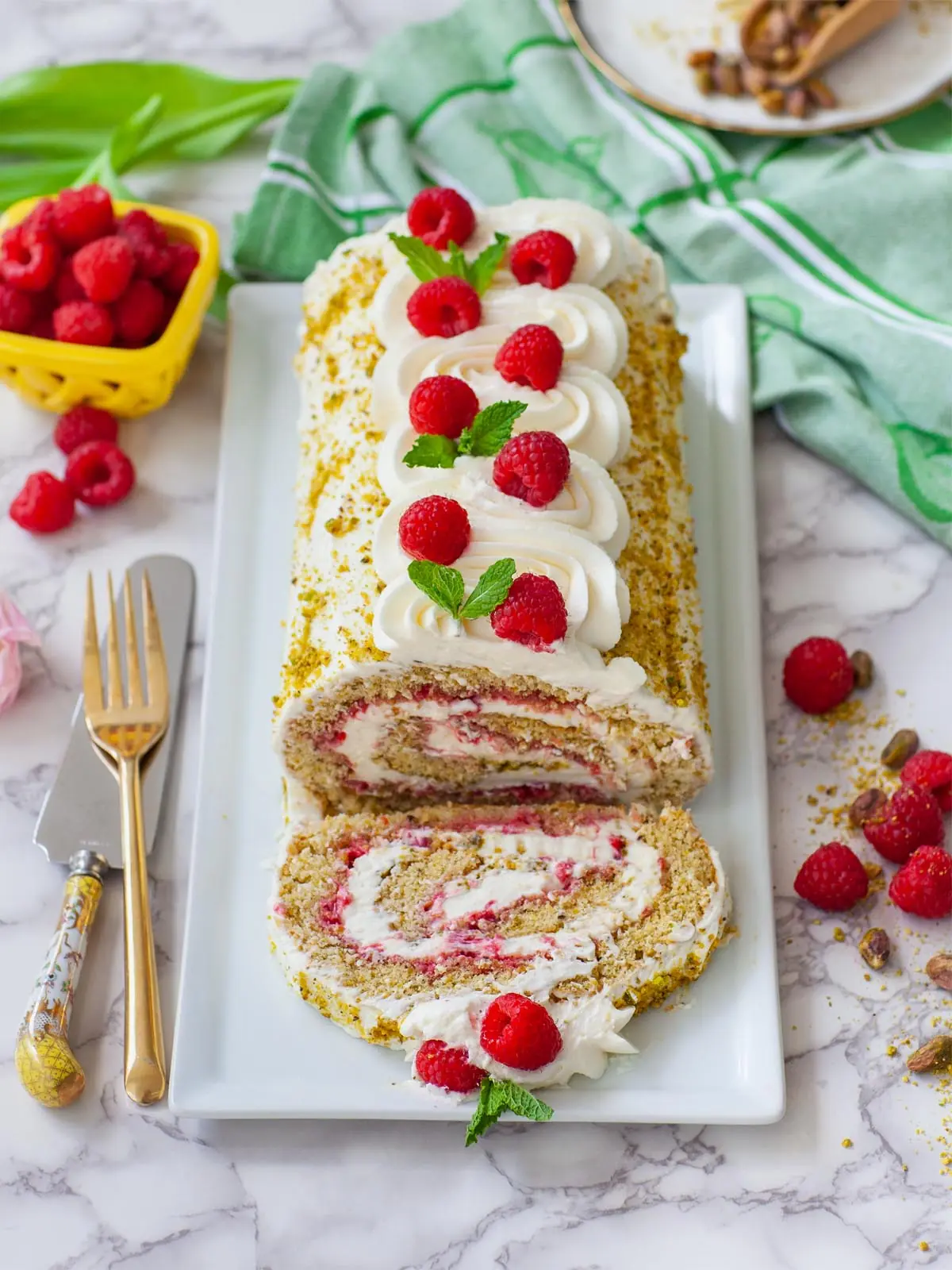 Pistachio Raspberry Cake Recipe
