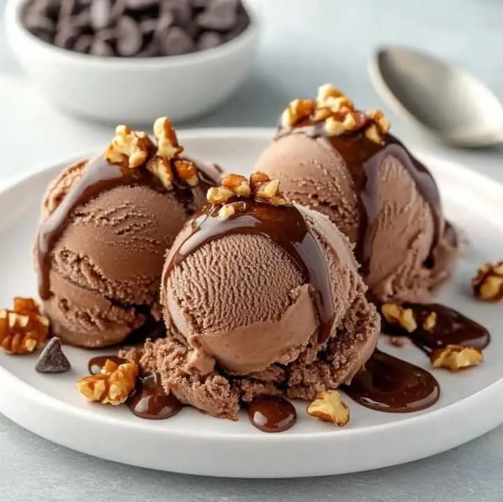 Choco-Nut Fudge Fantasy Ice Cream โ Ooh, A Creamy Decadence with Crunchy Nutty Fudge Drizzle! ๐ซ๐ฐ